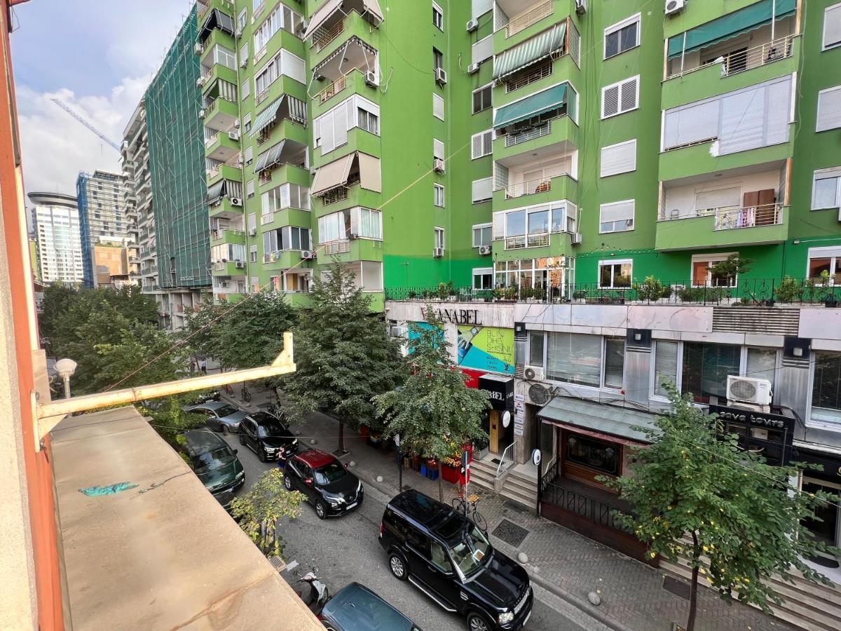 Enzo Rooms & Apartment Blloku Тирана Экстерьер фото