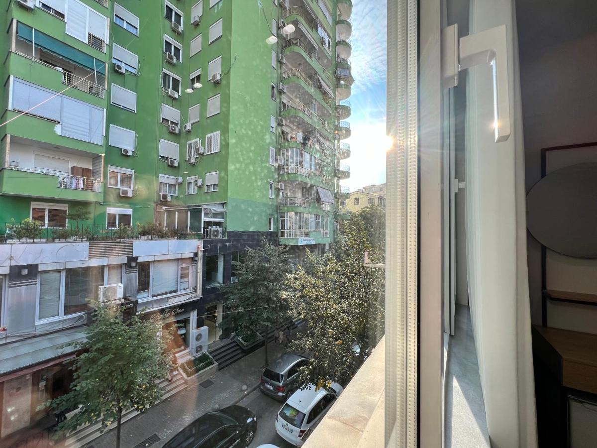 Enzo Rooms & Apartment Blloku Тирана Экстерьер фото