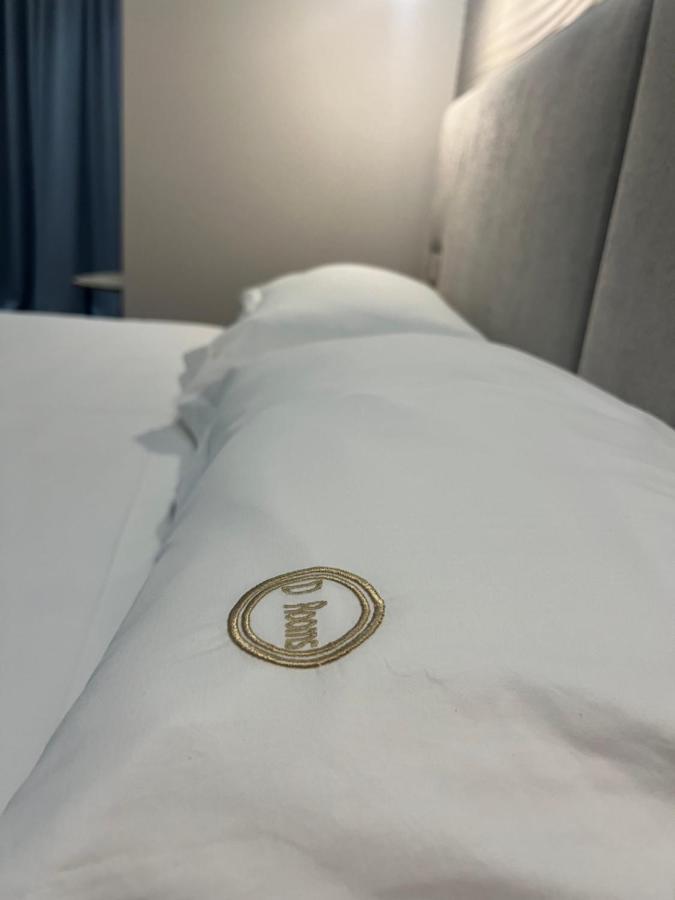 Enzo Rooms & Apartment Blloku Тирана Экстерьер фото