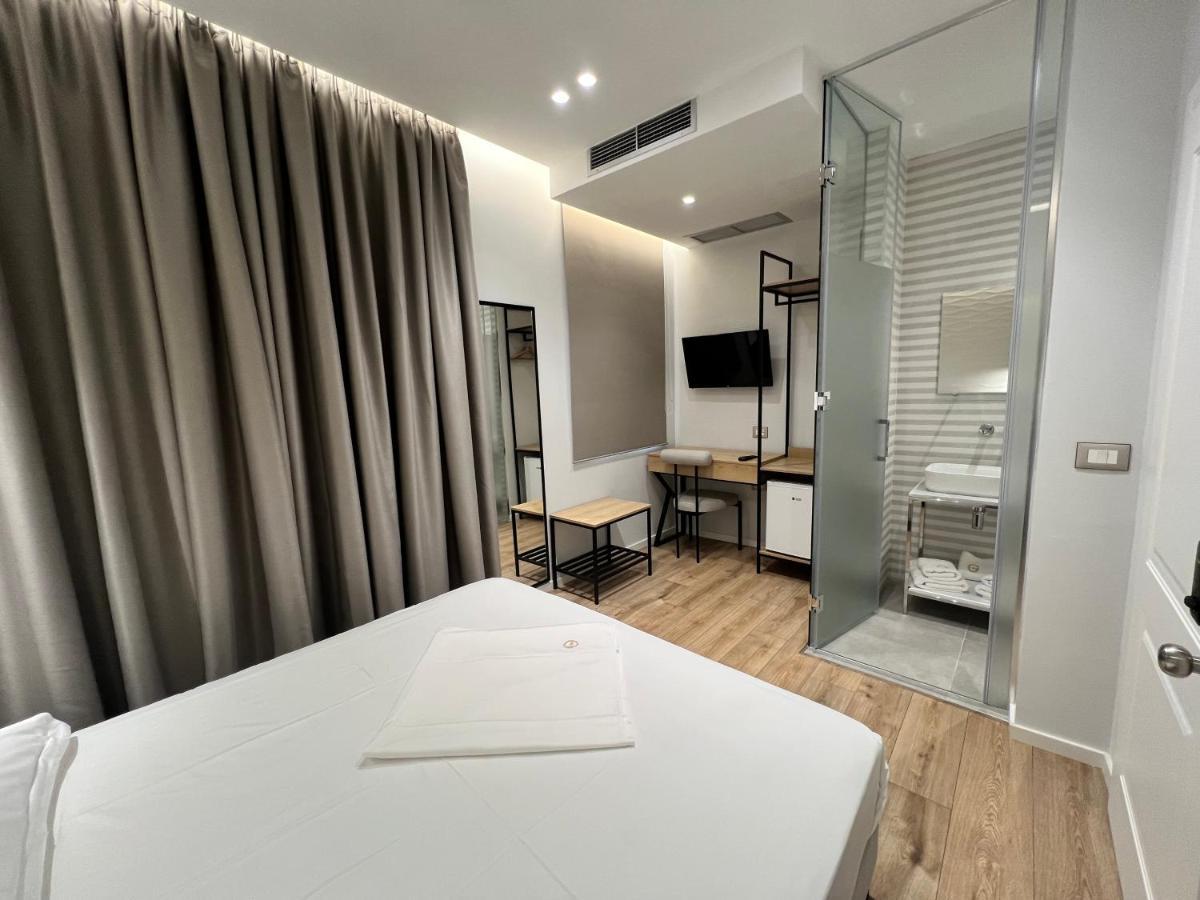 Enzo Rooms & Apartment Blloku Тирана Экстерьер фото