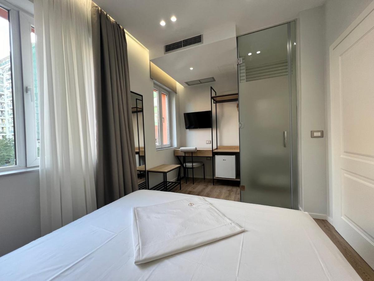 Enzo Rooms & Apartment Blloku Тирана Экстерьер фото