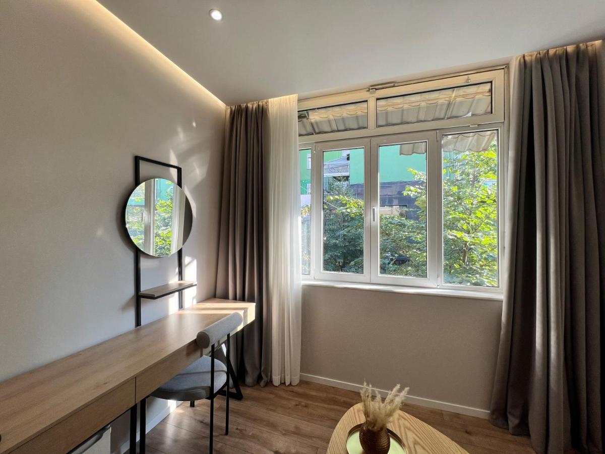 Enzo Rooms & Apartment Blloku Тирана Экстерьер фото
