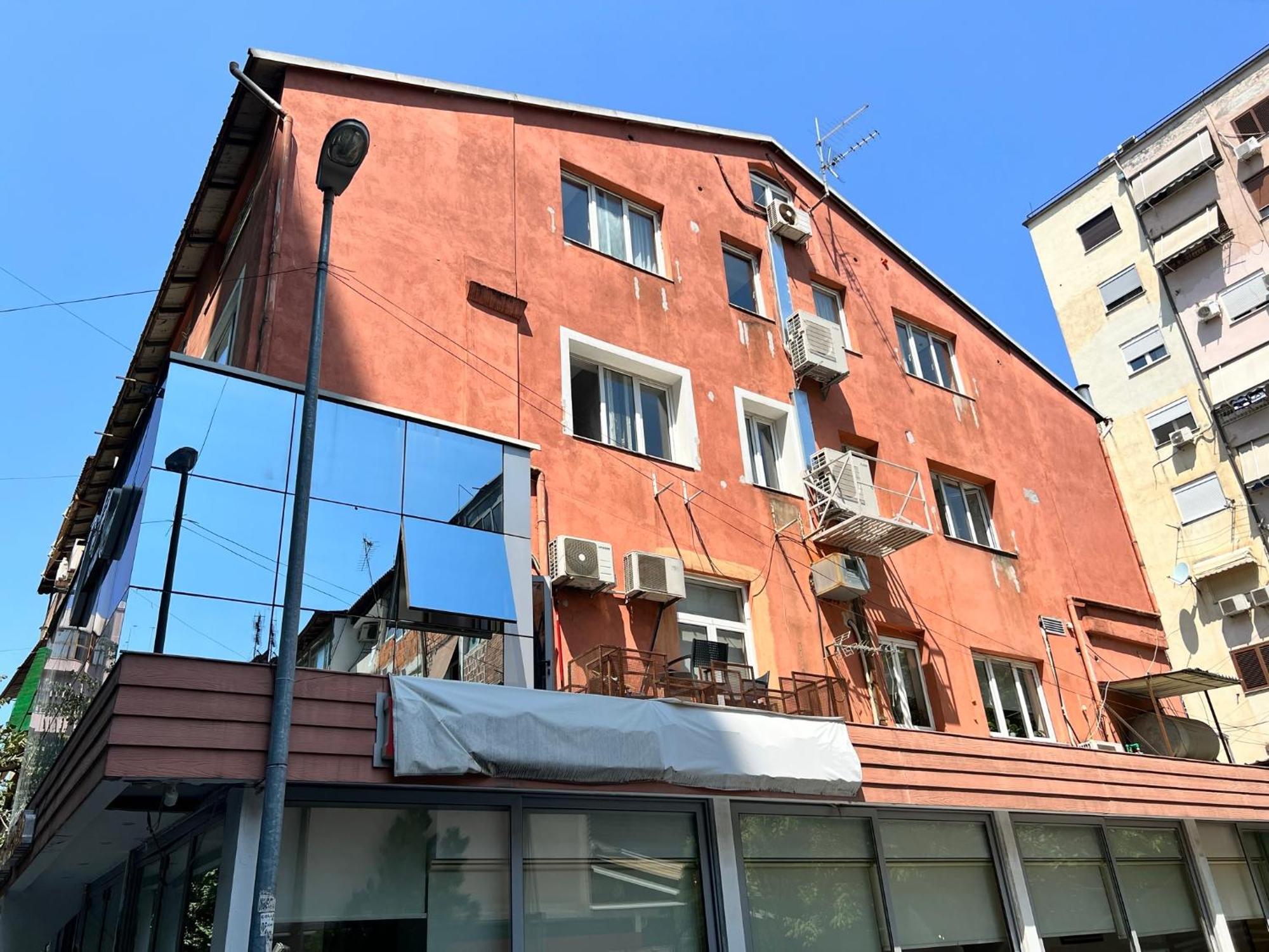 Enzo Rooms & Apartment Blloku Тирана Экстерьер фото