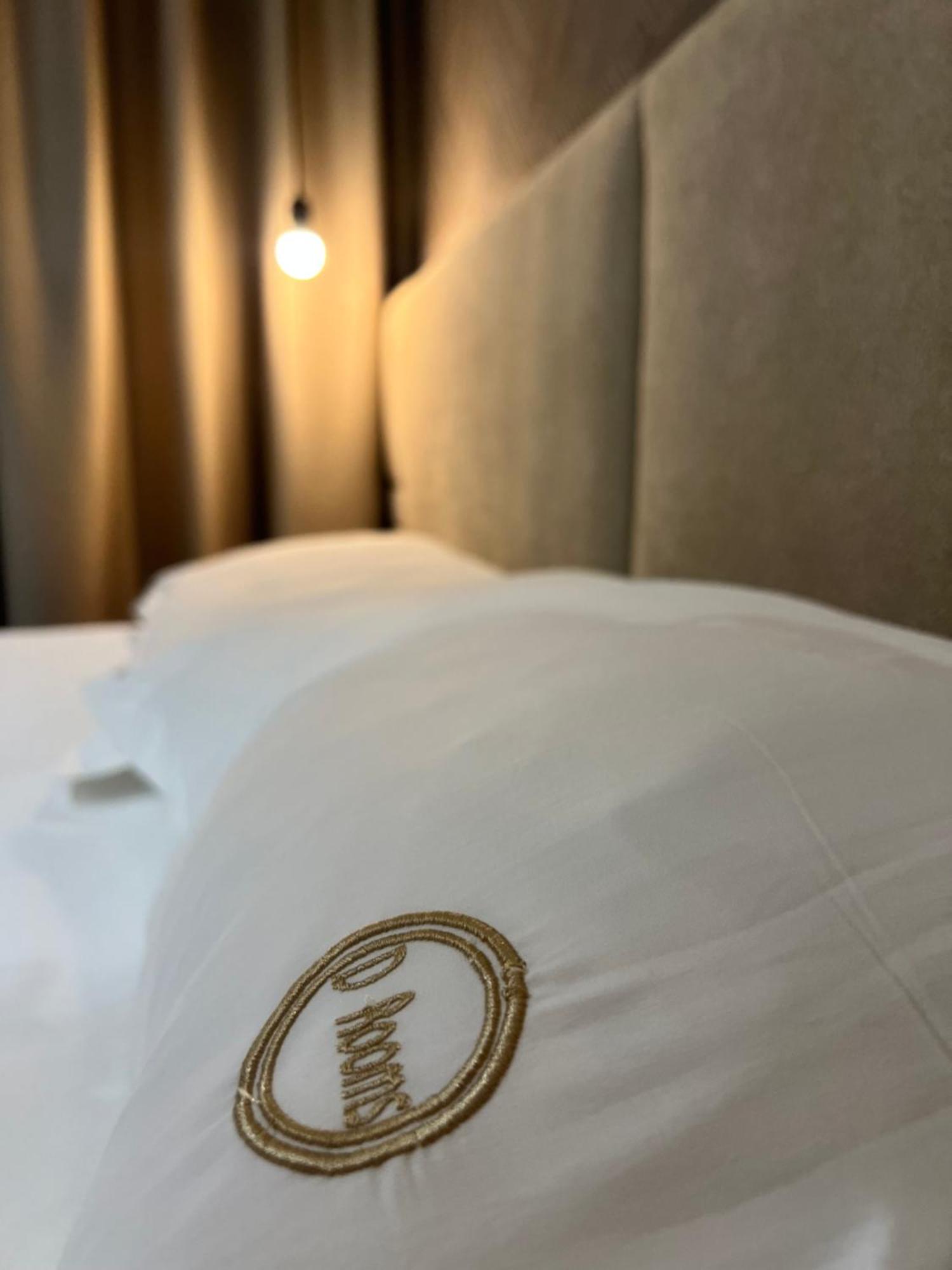 Enzo Rooms & Apartment Blloku Тирана Экстерьер фото