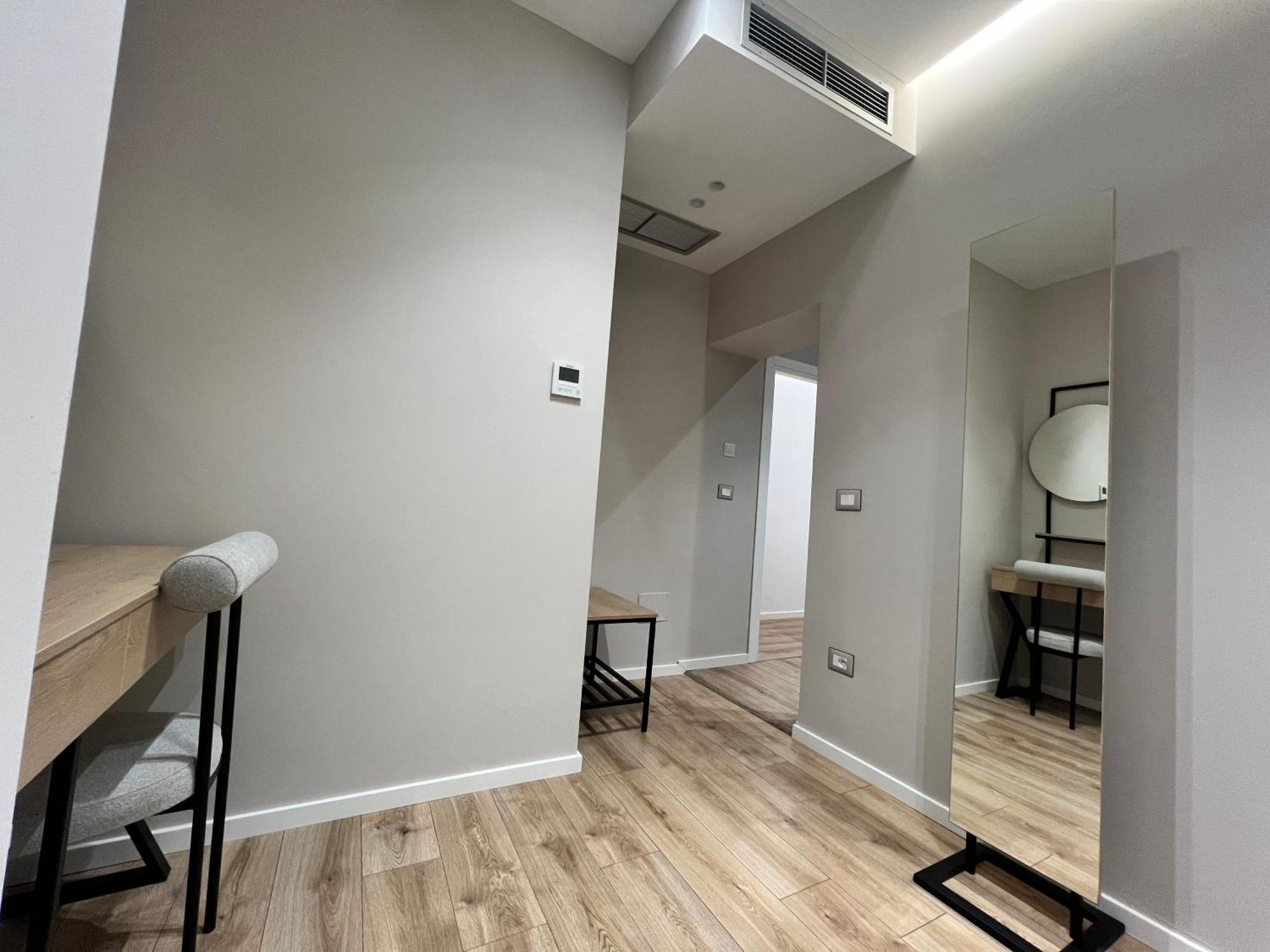 Enzo Rooms & Apartment Blloku Тирана Экстерьер фото